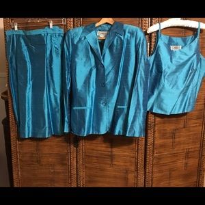 Carlisle shantung blue suit set.